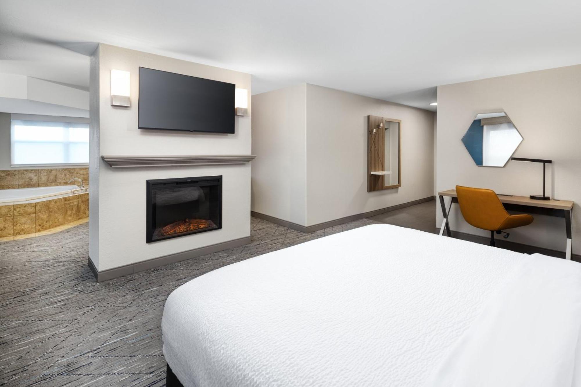 Holiday Inn Express & Suites - Green Bay East By Ihg Экстерьер фото