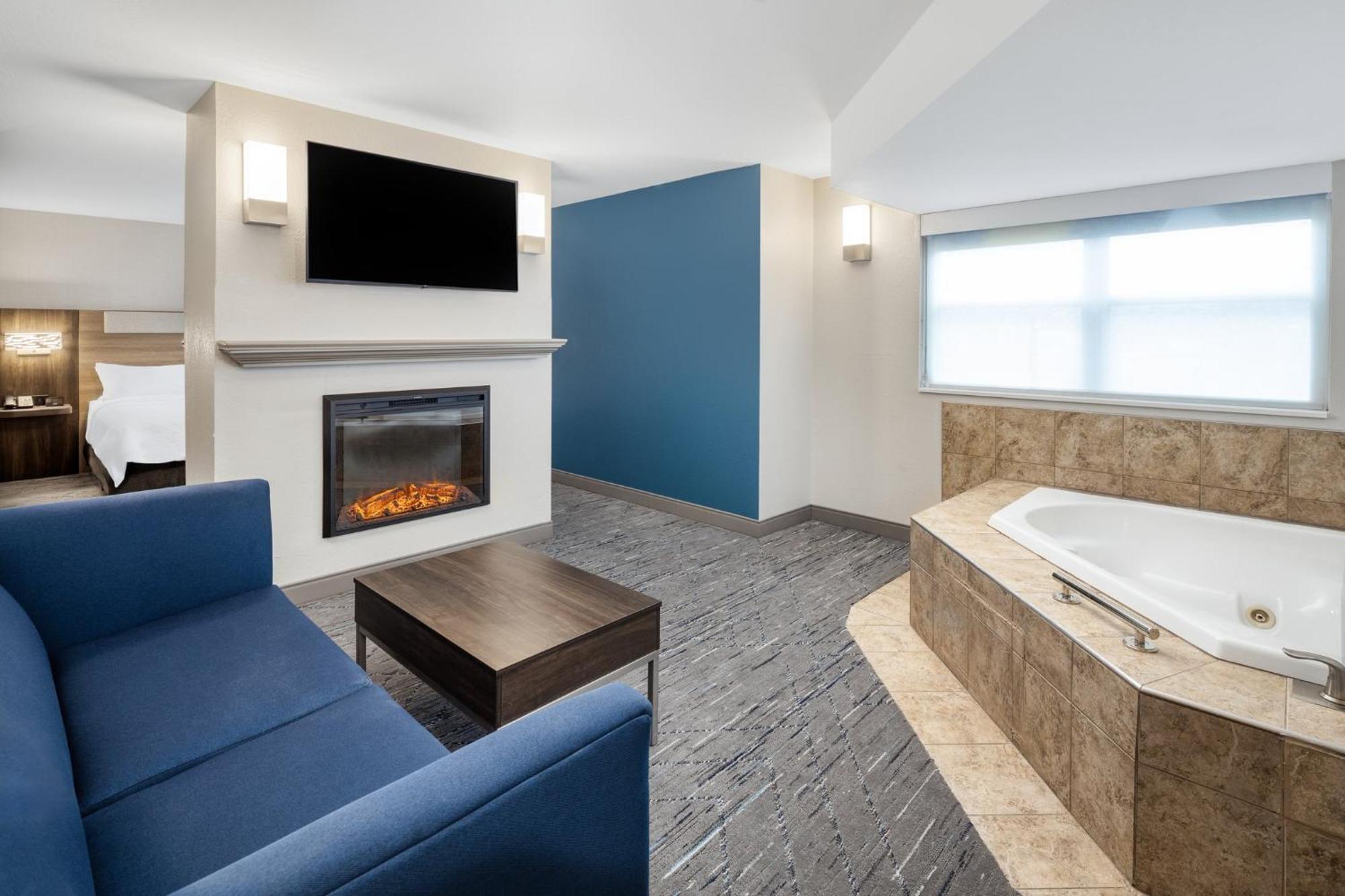 Holiday Inn Express & Suites - Green Bay East By Ihg Экстерьер фото