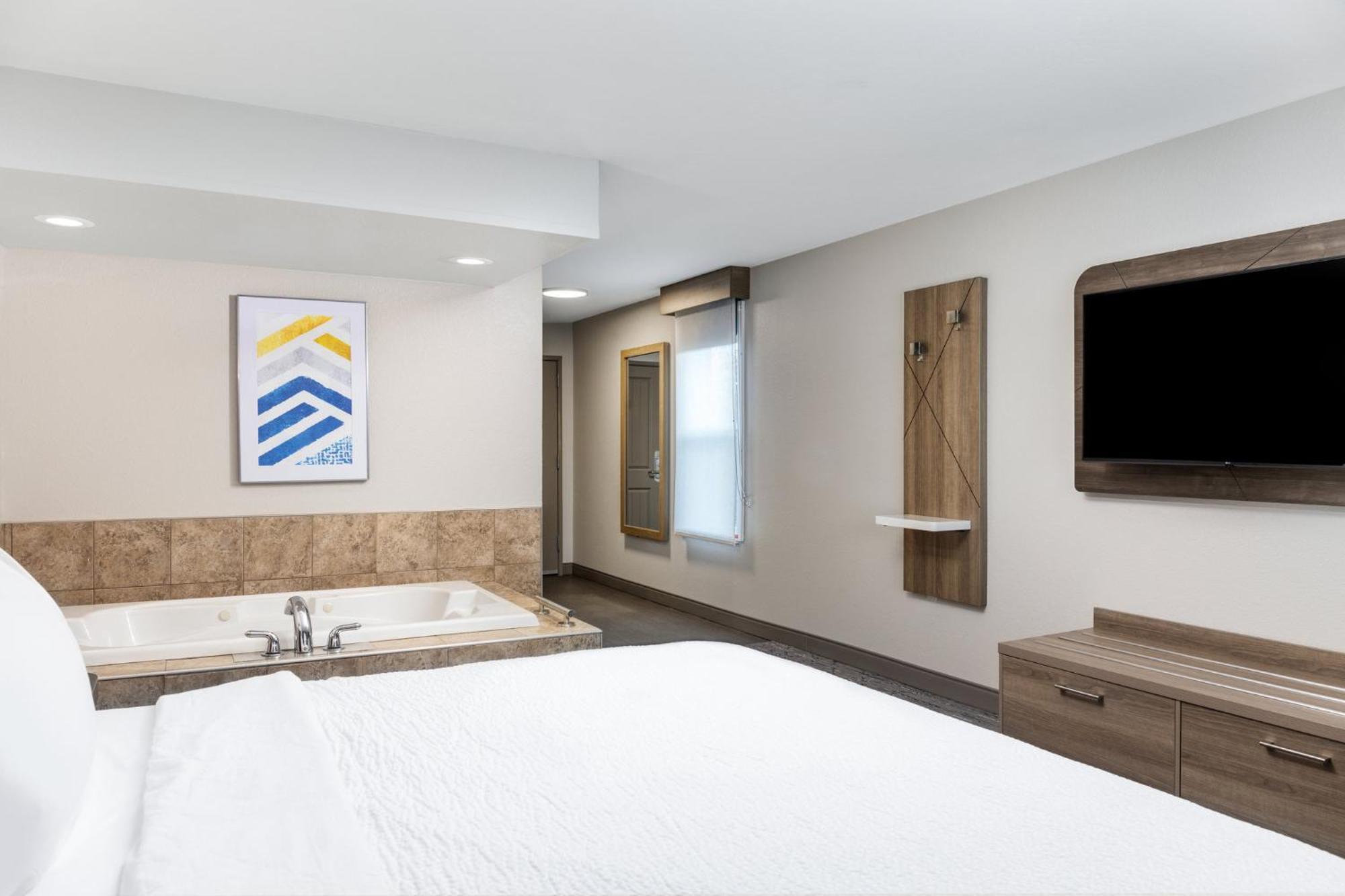 Holiday Inn Express & Suites - Green Bay East By Ihg Экстерьер фото