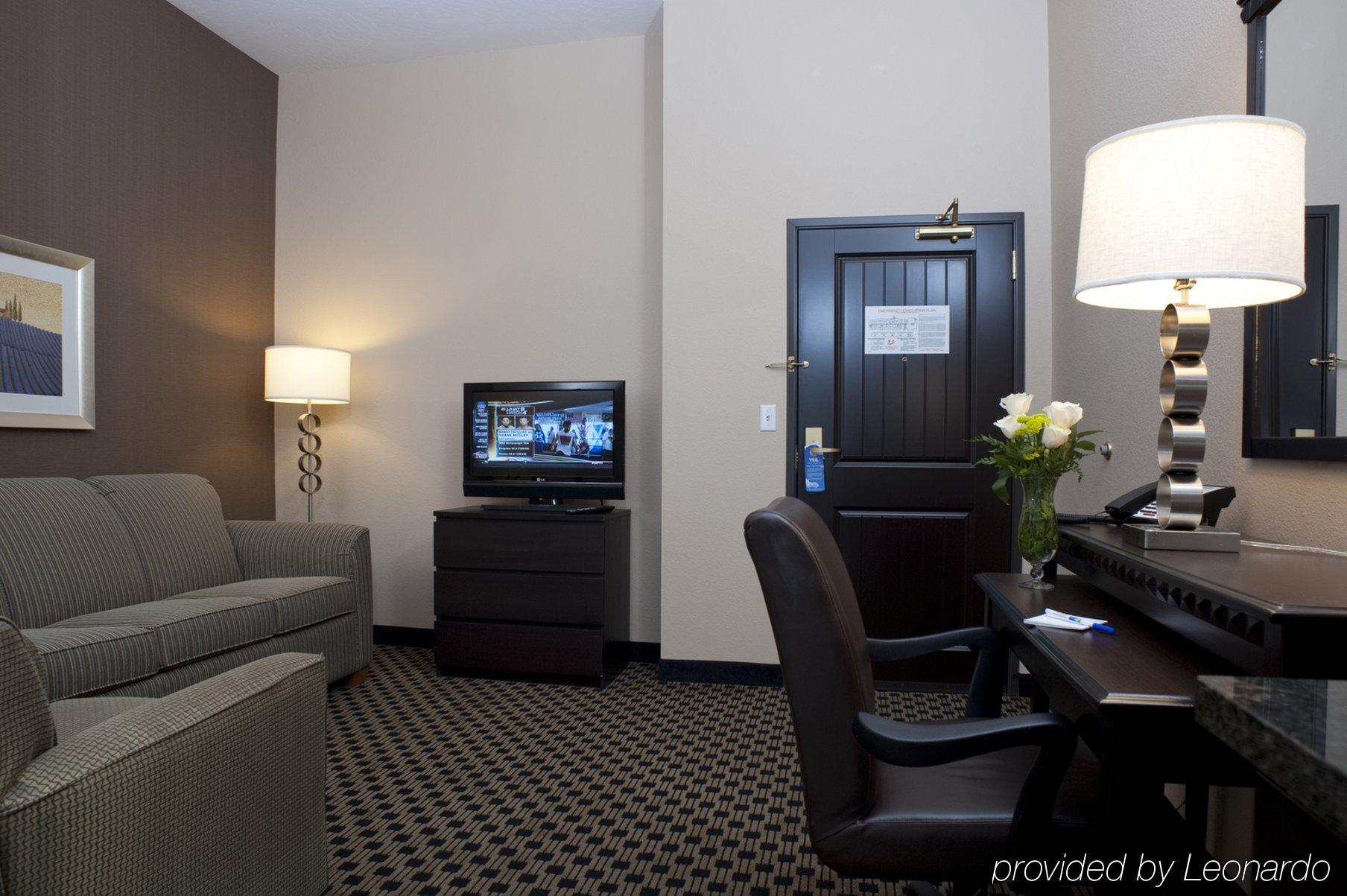 Holiday Inn Express & Suites - Green Bay East By Ihg Номер фото