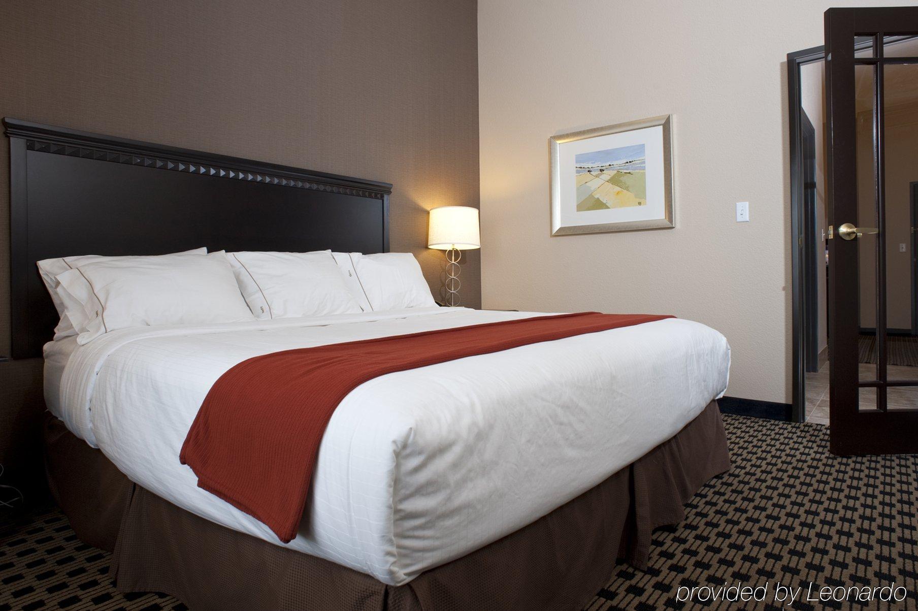 Holiday Inn Express & Suites - Green Bay East By Ihg Номер фото