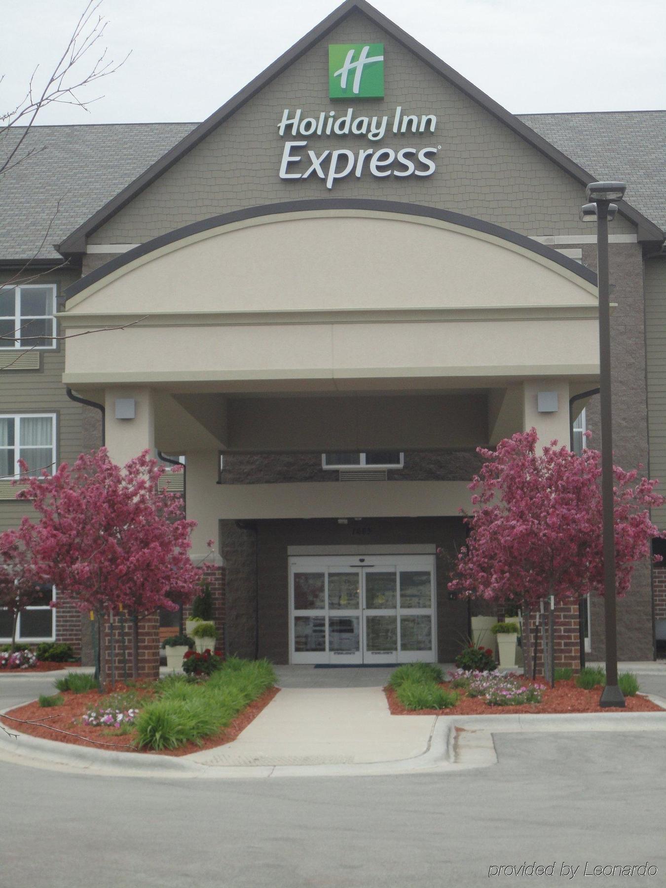 Holiday Inn Express & Suites - Green Bay East, An Ihg Hotel Экстерьер фото